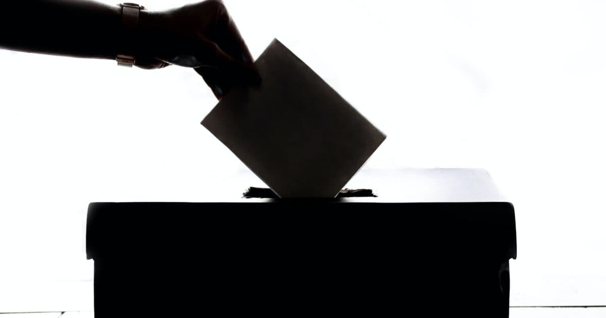 What does politics think about a healthy lifestyle?