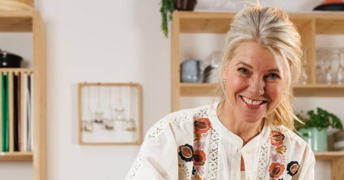 TV chef Sandra Ysbrandy gets pupils excited about cooking themselves