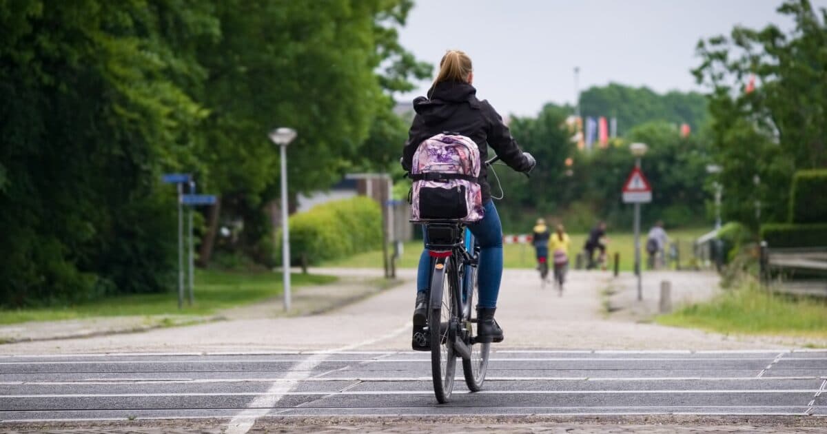 Walking or cycling to school provides an extra fifteen minutes of exercise per day