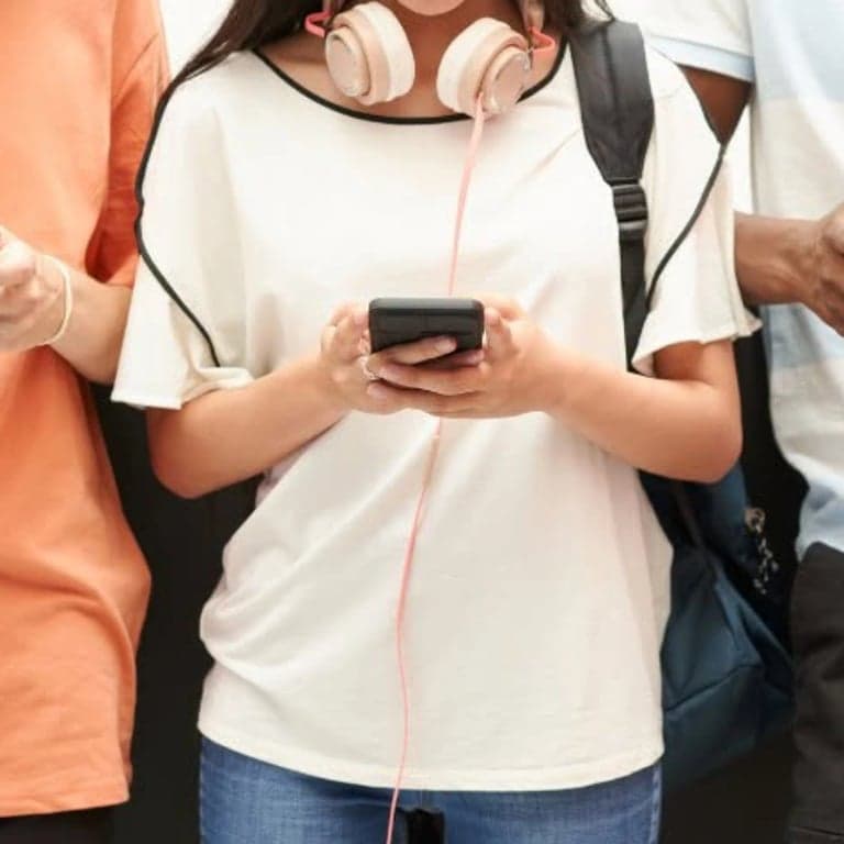 Elementary school Webinar | How to Curb Absenteeism and Fuel Learning by Helping Students Strike a Balance With Social Media and Screen Time