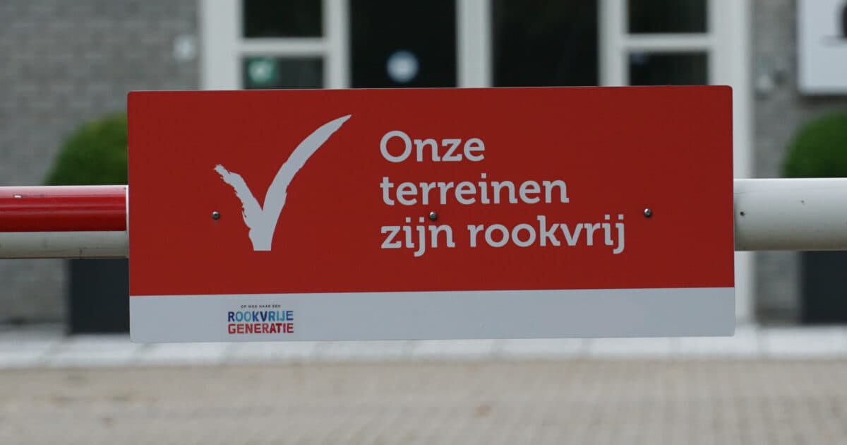 Enforcement of the smoking ban on school grounds