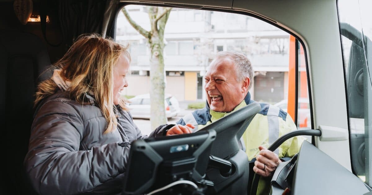 VVN organizes blind spot lesson for children with visual impairments