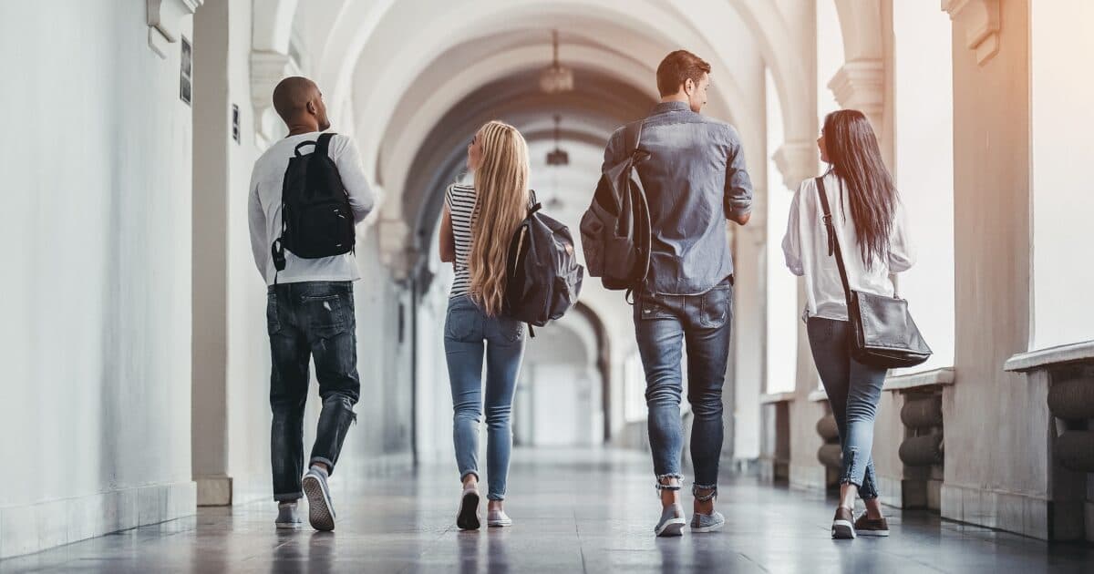 A good social start, both online and offline, more important than ever for first-year students