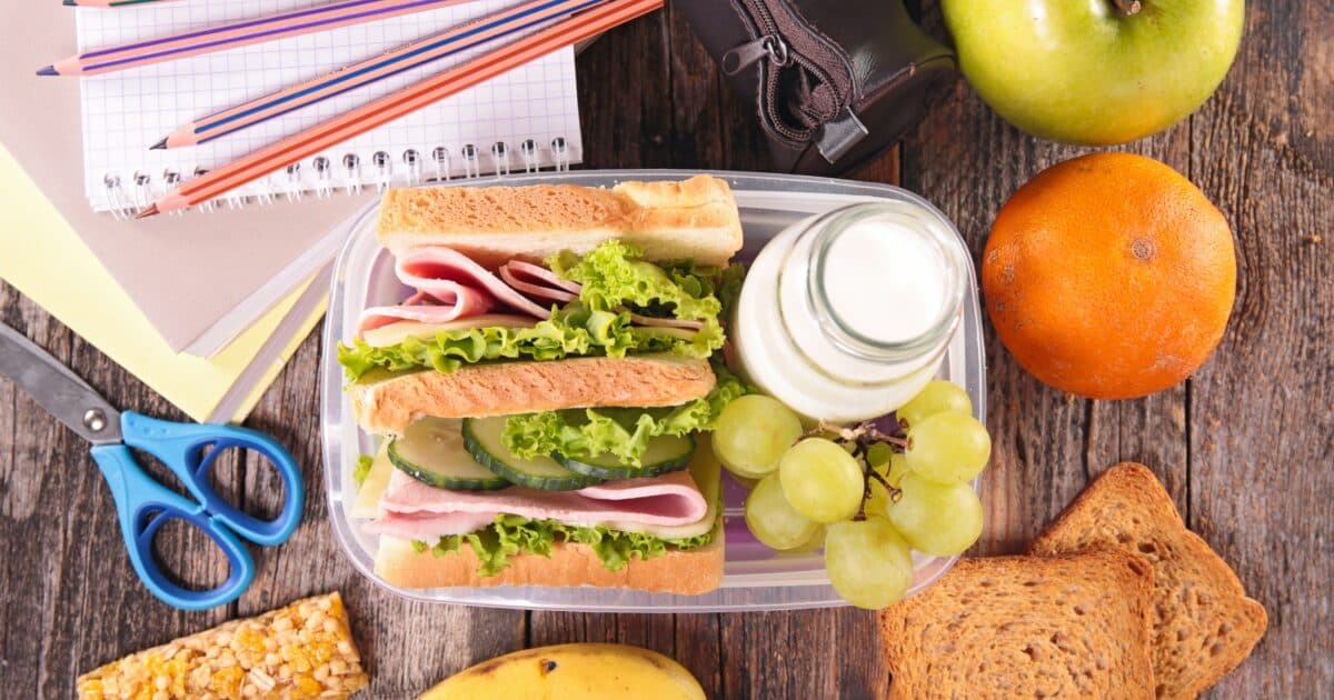 Free breakfast for underprivileged students at Utrecht secondary schools
