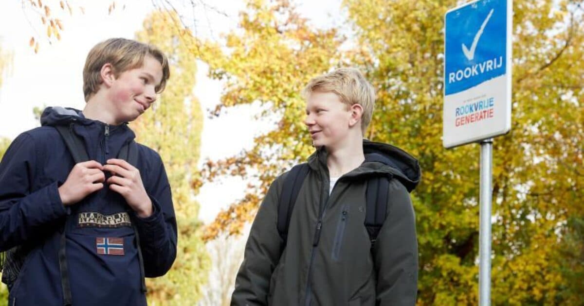 E-cigarettes are popular: how should schools deal with vaping?