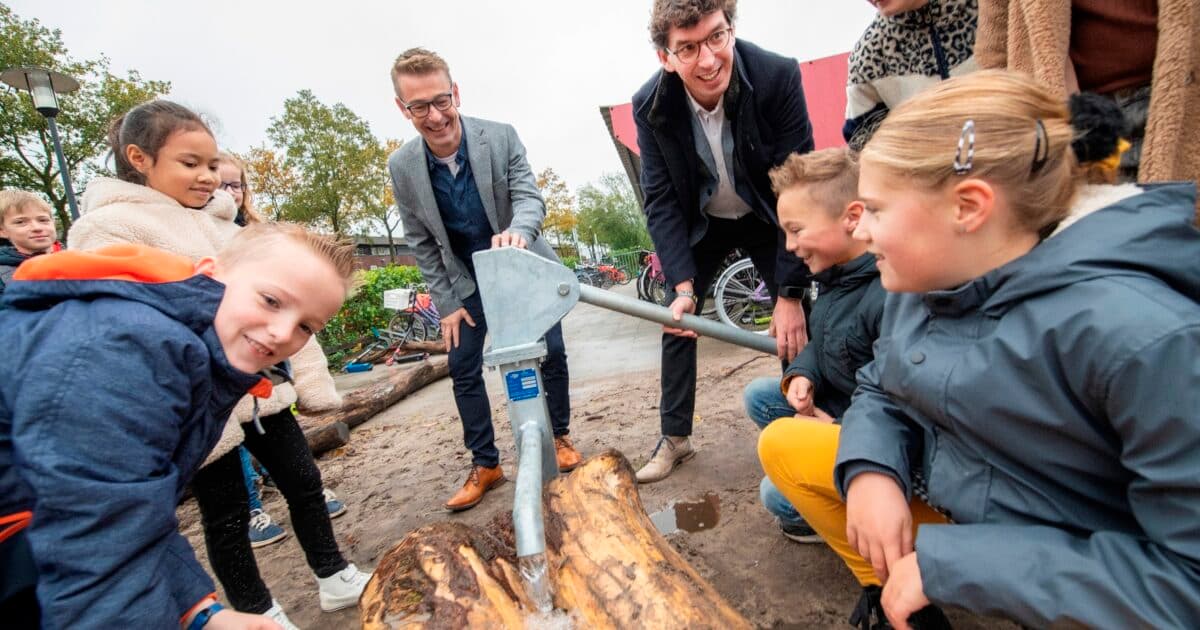 Nine Apeldoorn schools receive funding for green and challenging schoolyards
