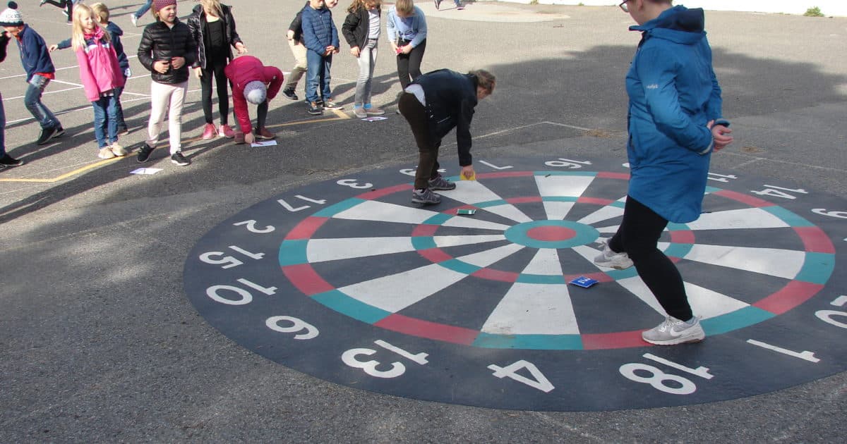 Outdoor learning: practising maths with a dartboard