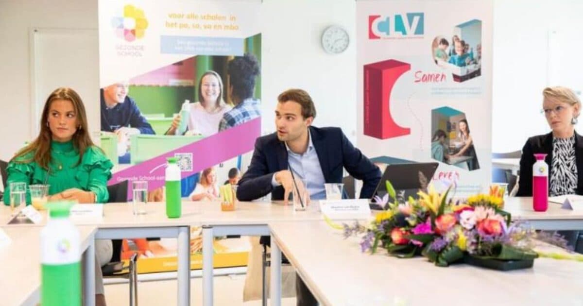 State Secretary Van Ooijen visits Healthy School Christelijk Lyceum Veenendaal