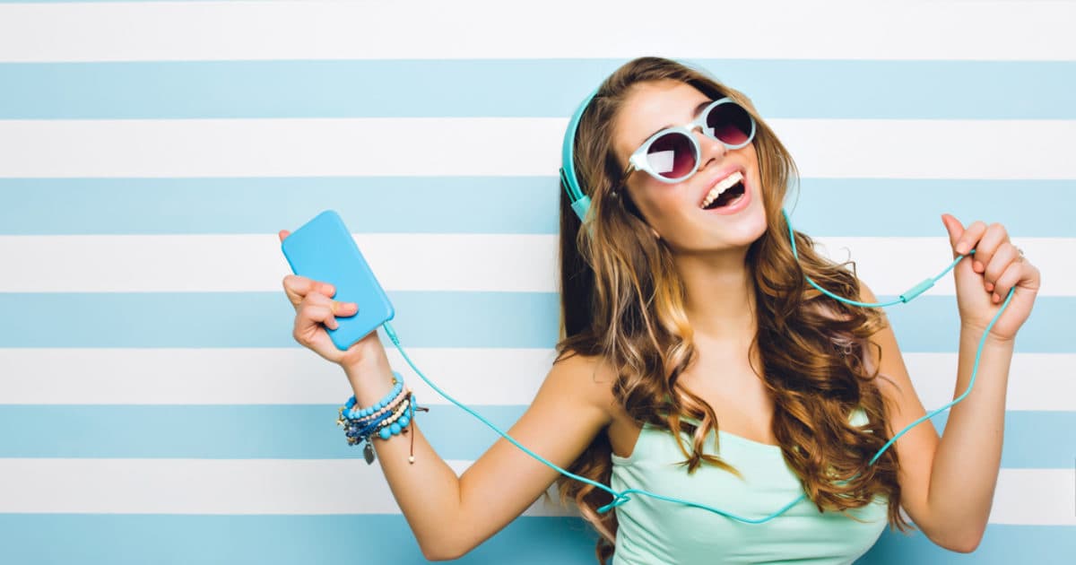 Half of secondary school students listen to music unsafely