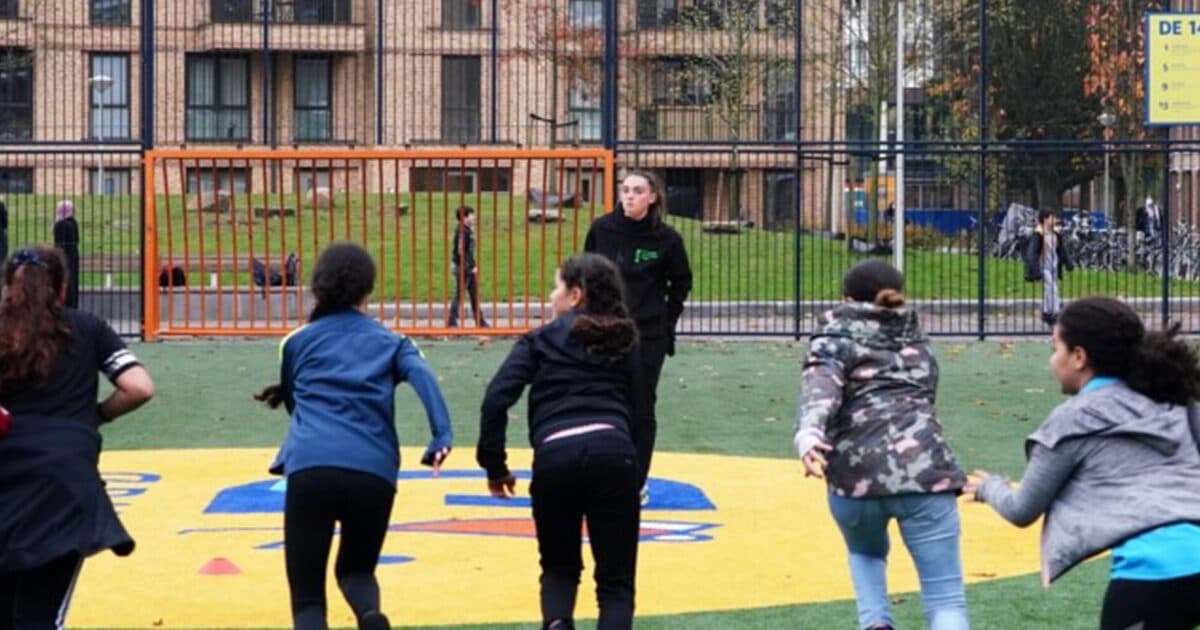 Fewer pupils at the same time in the schoolyard
