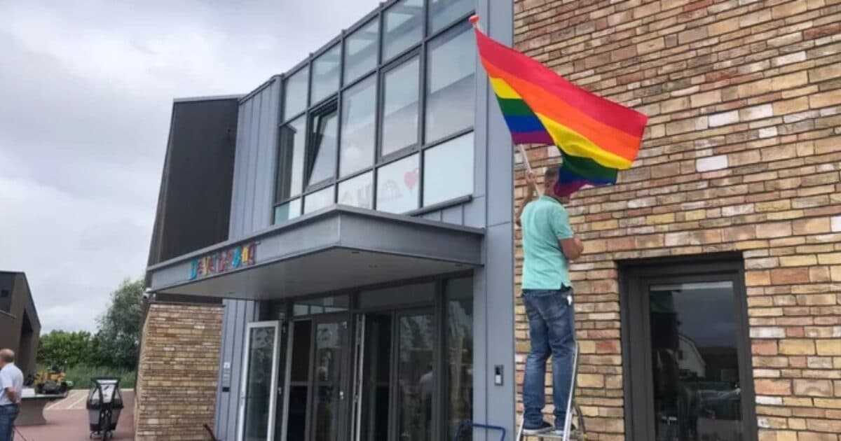 Gender-neutral primary school opens in Lent