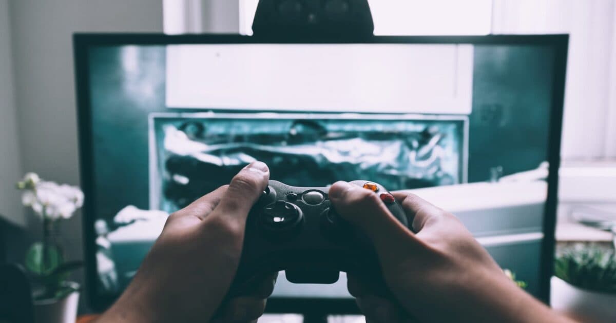 Tips for teenagers and screen time during the holidays