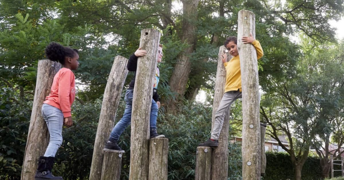 Small steps towards a healthier living environment with the JOGG Approach