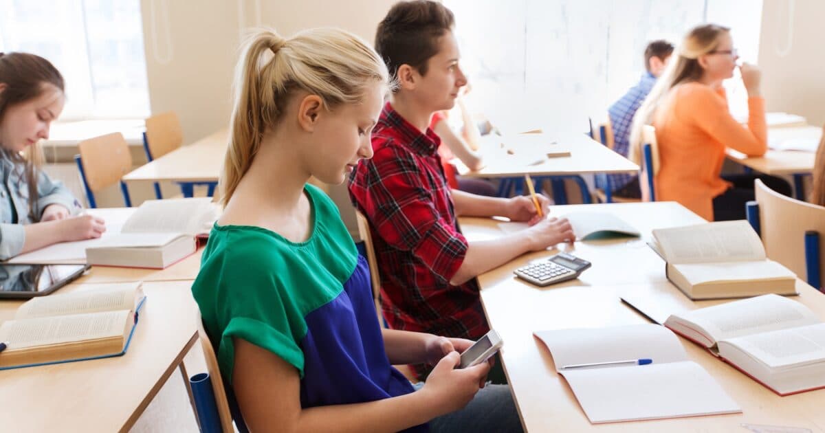 Parents: mobile phones allowed at school, but not in the classroom