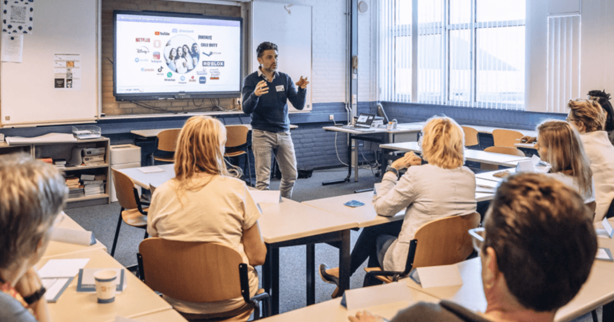 Online etiquette: how to make it discussable in the classroom