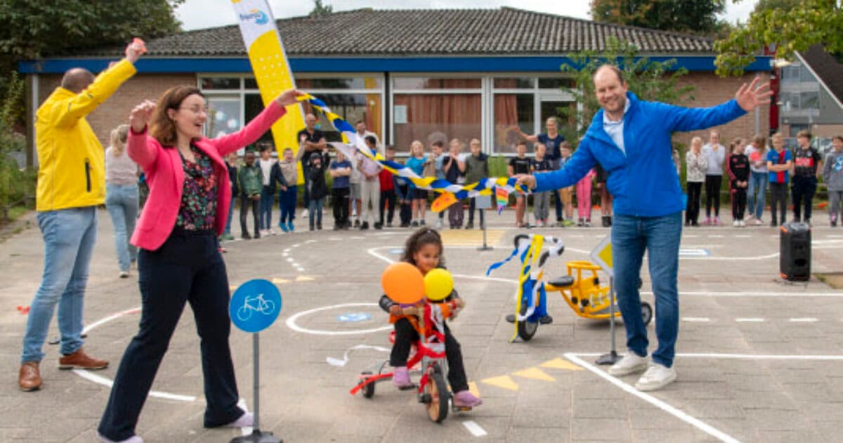 Primary School Klavervier in Gelderland Wins ANWB Traffic Square