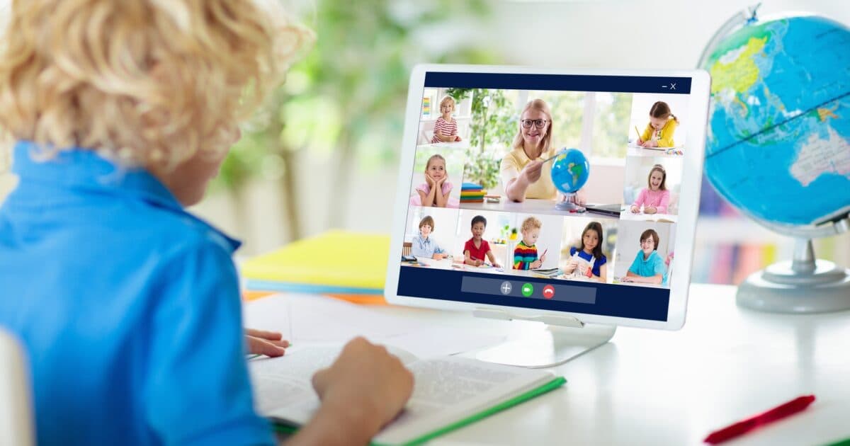 21,000 students make recommendations for distance education