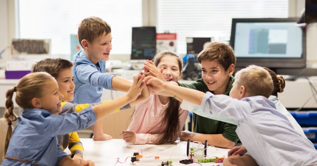 Collaborating in class strengthens well-being