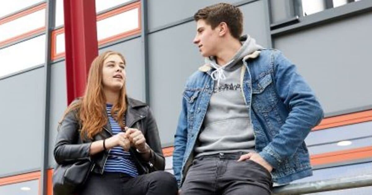 Conference Relationships and Sexuality, the Most Natural Thing at School