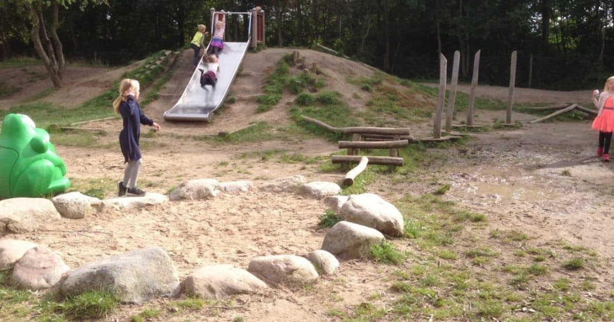 Outdoor play during the coronavirus pandemic