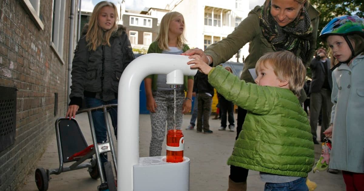 1000 water taps in schoolyards