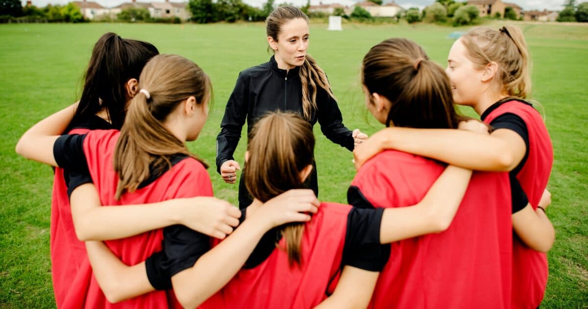 Association Sport and Municipalities presents magazine ‘COMMUNITY SPORTS COACH. Education’