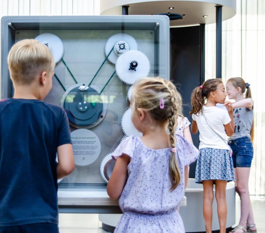 Elementary school Materiaal | Exhibits.nl: Interactie in het onderwijs!